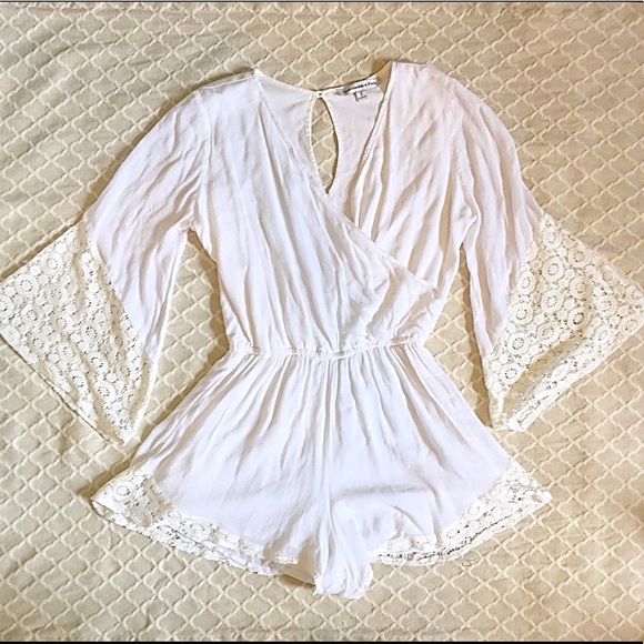SoldX Abercrombie White Romper size Small - Picture 3 of 5